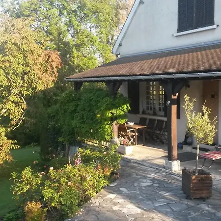La Maison D'arbouet Bed & Breakfast 3*